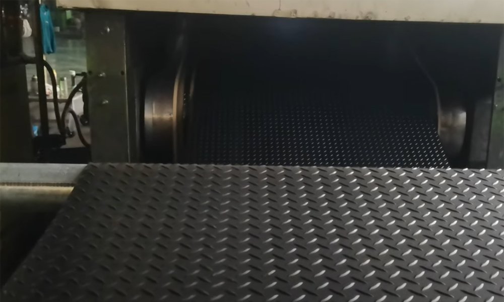 Proceso de producción de láminas de caucho 2